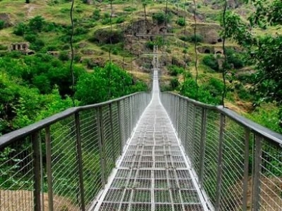 Էդմոն Մարուքյանը Խնձորեսկի ճոճվող կամուրջ տանող ճանապարհի հարցով դիմել է Սուրեն Պապիկյանին