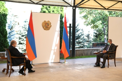 Հույս ունեմ, որ Հայաստանը, օգտագործելով իր առանձնահատկությունները և առավելությունները, կկարողանա հաղթահարել դժվարությունները. նախագահ Արմեն Սարգսյանն աշխատանքային հանդիպում է ունեցել վարչապետ Նիկոլ Փաշինյանի հետ