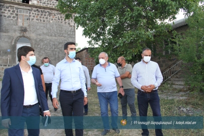 Կոտայքի մարզպետի պաշտոնակատարն այսօր աշխատանքային այցի շրջանակներում մարզի Բյուրեղավան, Մայակովսկի, Կամարիս, Գեղաշեն և Ջրվեժ համայնքներում էր՝ տեղում ծանոթանալու 2020 թվականին մեկնարկած սուբվենցիոն ծրագրերին.ՖՈՏՈՌԵՊՈՐՏԱԺ