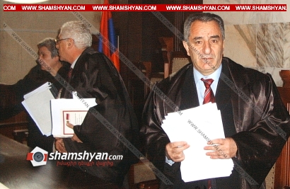 Թերթելով պատմությունը... ԽՍՀՄ փլուզումից հետո Հայաստանում առաջին անգամ Վճռաբեկ դատարանը 3 զինվորների խոշտանգման դեպքով արդարացման որոշում կայացրեց. կայացնողն էլ ՀՔԾ-ի ներկայիս պետի հայրն էր. ՖՈՏՈՌԵՊՈՐՏԱԺ