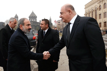 Օղակը սեղմվում է Գյումրիի քաղաքապետի շուրջ. «Ժամանակ»