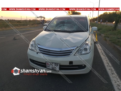 Վրաերթ Արմավիրի մարզում. Nissan Tiida–ի վարորդը Մեծամոր քաղաքի սկզբնամասում վրաերթի է ենթարկել փողոցը թույլատրելի հատվածով անցնող 38-ամյա մորն ու նրա 7-ամյա աղջկան. բժիշկները պայքարում են նրանց կյանքի համար. ՖՈՏՈՌԵՊՈՐՏԱԺ, ՏԵՍԱՆՅՈՒԹ
