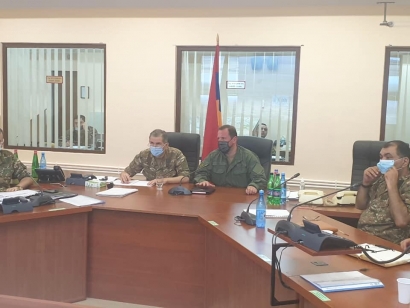 ՀՀ պաշտպանության նախարարն օպերատիվ խորհրդակցություն է անցկացրել