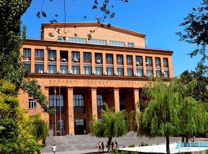 ԵՊՀ գիտական խորհրդի ուսանող անդամները այսօր դիմել են Գիտական խորհրդին՝ ընթացիկ քննությունները չեղարկելու առաջարկով