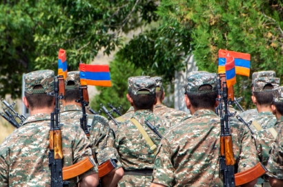 Մինչև ատամները զինված ադրբեջանական բանակը հաջողություններ չի գրանցում մարտադաշտում, իսկ արցախցիները զարմացնում են իրենց ռազմական հմտություններով և վարպետությամբ․ Eadaily