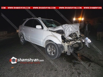 Խոշոր ավտովթար Արագածոտնի մարզում. KIA Sorento-ն դուրս է եկել հանդիպակաց գոտի, բախվել КамАЗ-ին. կան վիրավորներ. ՖՈՏՈՌԵՊՈՐՏԱԺ, ՏԵՍԱՆՅՈՒԹ