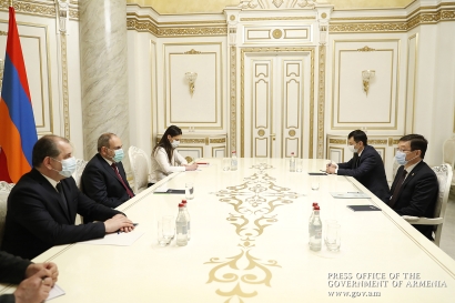 Հայ-ղազախական տնտեսական կապերը զարգացման լավ նախադրյալներ ունեն. վարչապետը հրաժեշտի հանդիպում է ունեցել դեսպան Ուրազաևի հետ