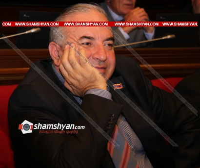 «Նիկոլ, մինչև ե՞րբ ես էս կեղտոտ լվացքը փռելու աշխարհի առջև, մինչև ե՞րբ ես աթոռիցդ կառչելու». Արագած Ախոյան