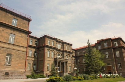 Արտակարգ դեպք Երևանում․ 20-ամյա աղջիկը 11-րդ հարկից ընկել է․ պարզվում է՝ տեղի ունեցածը ինքնասպանության փորձ է, թե դժբախտ պատահար