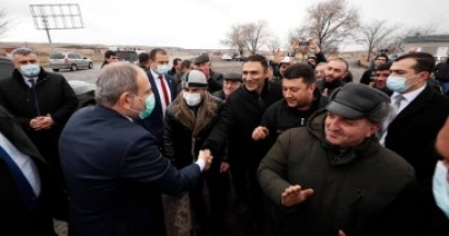 Հաշվի առնելով նիկոլի խոսնակի ու օգնականի ոգևորված գրառումները, պարզ է, որ շոուի պատվիրատուն հենց նիկոլն է եղել