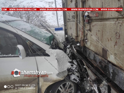 Ավտովթար Վայոց Ձորի մարզում. բախվել են Toyota Alphard-ն ու КамАЗ-ը. կան վիրավորներ. ՖՈՏՈՌԵՊՈՐՏԱԺ