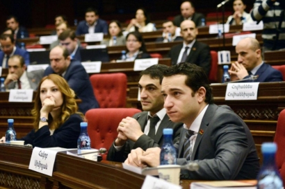 Գործող իշխանություններին այդքան հեշտ չի լինելու «կայուն մեծամասնություն» տերմինը հեռացնել ԸՕ-ից. «Ժողովուրդ»