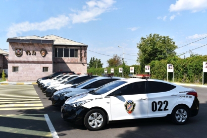 Լարված իրավիճակ Արարատի մարզի N զորամասում. զինվորների ծնողները արգելել են Ռազմական ոստիկանությանը զինվորներին տեղափոխել Արցախ