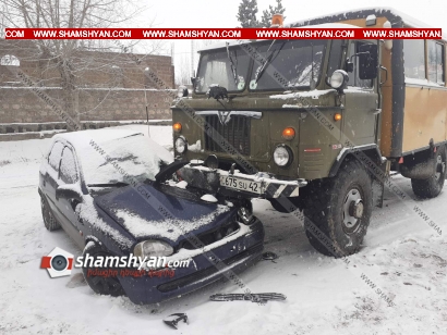 Ավտովթար Կոտայքի մարզում. Հրազդանում բախվել են Opel Corsa-ն ու տեղի Ճանշինի ԳԱԶ 66-ը. կա վիրավոր. ՖՈՏՈՌԵՊՈՐՏԱԺ