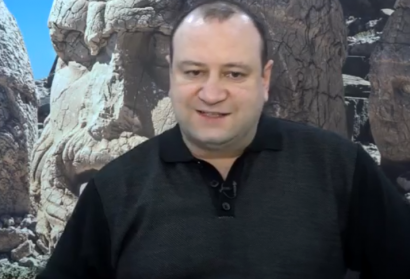 Ես ոչ սև եմ, ոչ սպիտակ. իմ գույնը մեր հողի գույնն է՝ Եռաբլուրի հողի գույնը....