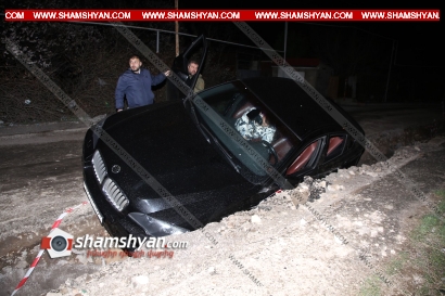 Երևանում Mercedes-ի վարորդի՝ վթարային իրավիճակ ստեղծելու հետևանքով BMW X6-ը կիսակողաշրջված վիճակում հայտնվել է ջրախողովակի համար փորված փոսում. ՖՈՏՈՌԵՊՈՐՏԱԺ, ՏԵՍԱՆՅՈՒԹ