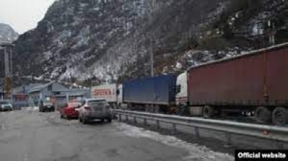 ՀՀ տարածքում կան փակ ավտոճանապարհներ. Լարսի ռուսական կողմում՝ մոտ 295 կուտակված բեռնատար