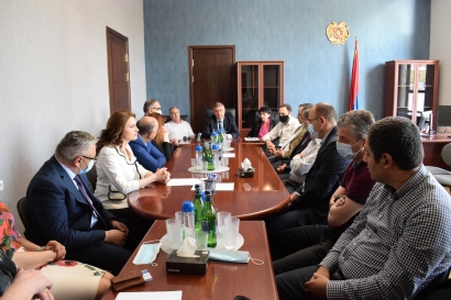 Բարձրագույն դատական խորհրդի նախագահի պաշտոնակատարը ԲԴԽ անդամների հետ աշխատանքային այցեր է կատարել ՀՀ վերաքննիչ քրեական և քաղաքացիական դատարաններ