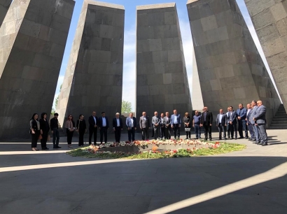 ԱՀ ԱԺ պատվիրակությունը այցելել է Ծիծեռնակաբերդ և «Եռաբլուր» զինվորական պանթեոն