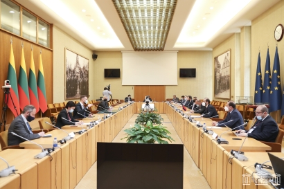 ՀՀ ԱԺ նախագահ Արարատ Միրզոյանը հանդիպել է Լիտվայի արտաքին գործերի նախարար Գաբրիելիուս Լանդսբերգիսի հետ