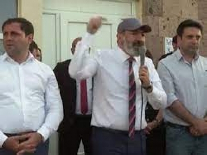 «Группа поддержки» աշխատողները՝ շուրջ 40 մեքենաներով, և ոստիկանական հսկայական ռեսուրսը Նիկոլ Փաշինյանի հետ Շիրակի մարզում էին. «168 ժամ»