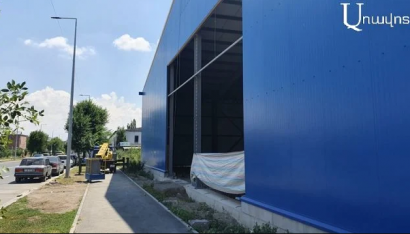 Ձևականորեն հարուցված քրգո՞րծ․ դատախազի աչքի առջև Գյումրու կանաչ գոտում վեր է հառնում ապօրինի պահեստը. ՏԵՍԱՆՅՈՒԹ, Aravot.am