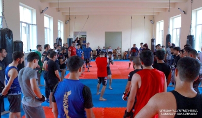 Արայիկ Հարությունյանը հետևել է «Львиное сердце» մարտական ակումբի տղաների վարպետության դասերին