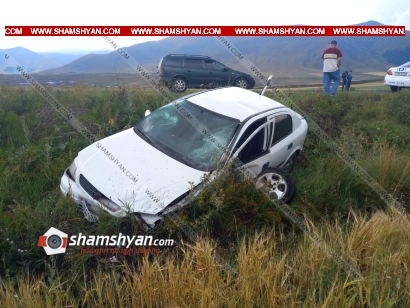 Խոշոր ավտովթար Արագածոտնի մարզում. բախվել են Opel-ները, որոնցից մեկն էլ դուրս է եկել երթևեկելի գոտուց. կան վիրավորներ. ՖՈՏՈՌԵՊՈՐՏԱԺ