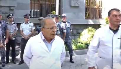 Բողոքի ակցիա Դատախազության դիմաց՝ հաջակցություն Արմեն Չարչյանի. ՏԵՍԱՆՅՈՒԹ. Tert.am