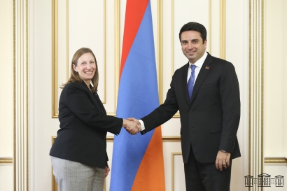 ՀՀ ԱԺ նախագահ Ալեն Սիմոնյանն ընդունեց Հայաստանում ԱՄՆ արտակարգ և լիազոր դեսպան Լին Թրեյսիին