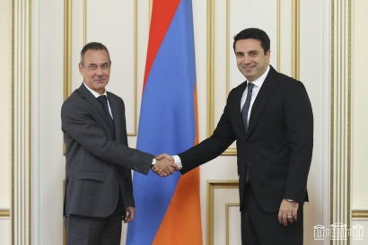ՀՀ ԱԺ նախագահն ընդունել է Հայաստանում Կարմիր խաչի միջազգային կոմիտեի պատվիրակության ղեկավար Թիերի Ռիբոյին. ՖՈՏՈՌԵՊՈՐՏԱԺ