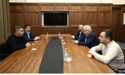 Արթուր Վանեցյանն ու Տիգրան Աբրահամյանը ԱՀ ԱԺ խմբակցությունների ղեկավարների հետ քննարկել են Արցախի անվտանգությանը վերաբերող հարցեր