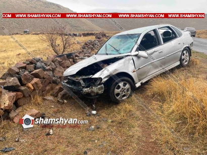 Ավտովթար Արագածոտնի մարզում. 27-ամյա վարորդը Opel-ով բախվել է հողաթմբին և հայտնվել դաշտում. 5 վիրավորներից 3-ը երեխաներ են. ՖՈՏՈՌԵՊՈՐՏՍԺ
