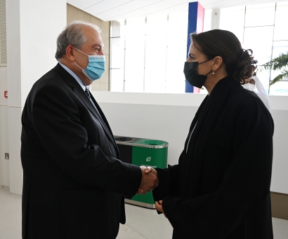 Նախագահ Արմեն Սարգսյանը հանդիպել է ԱՄԷ շրջակա միջավայրի և կլիմայական​ փոփոխությունների նախարար Մարիամ Ալ-Մուհեյրիի հետ