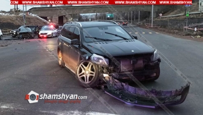Խոշոր ավտովթար Երևանում. Առինջի կամարի մոտ բախվել են 42-ամյա վարորդների Ford-ն ու Mercedes-ը. ՖՈՏՈՌԵՊՈՐՏԱԺ