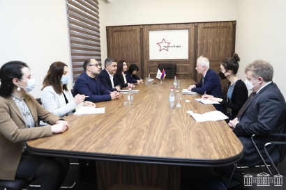 «Պատիվ ունեմ» խմբակցությունում հյուրընկալել են ԵՄ-ում եւ Եվրոպայում Կանադայի հատուկ բանագնացին. ՖՈՏՈՌԵՊՈՐՏԱԺ