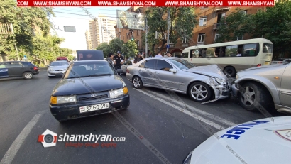 Շղթայական ավտովթար Երևանում. Բաղրամյան պողոտայում բախվել են 3 Mercedes-ները, Hyundai-ն ու ՎԱԶ-21124-ը. կան վիրավորներ. ՖՈՏՈՌԵՊՈՐՏԱԺ, ՏԵՍԱՆՅՈՒԹ