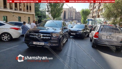 Երևանում՝ Երվանդ Քոչարի փողոցում, 2 ավտոմեքենաների թեթև բախման պատճառով երթևեկությունը կաթավածահար է եղել․ ՖՈՏՈՌԵՊՈՐՏԱԺ, ՏԵՍԱՆՅՈՒԹ