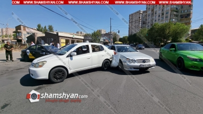 Ավտովթար՝ Երևանում. 15 Թաղամասում՝ Չաուշի արձանի հարևանությամբ, բախվել են Mercedes-ն ու Toyota-ն. ՖՈՏՈՌԵՊՈՐՏԱԺ, ՏԵՍԱՆՅՈՒԹ