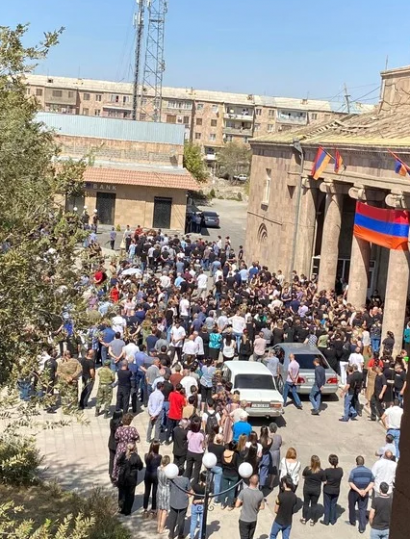 Արարատում վերջին հրաժեշտը տվեցին հայրենիքի պաշտպանության համար զոհված զինծառայող Տիգրան Տեր-Առաքելյանին