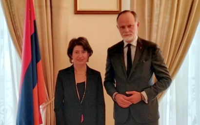 Դեսպան Տոլմաջյանը Փարիզում Հայաստանի դեսպանատանը հյուրընկալել է Ֆրանսիայի նախկին վարչապետին