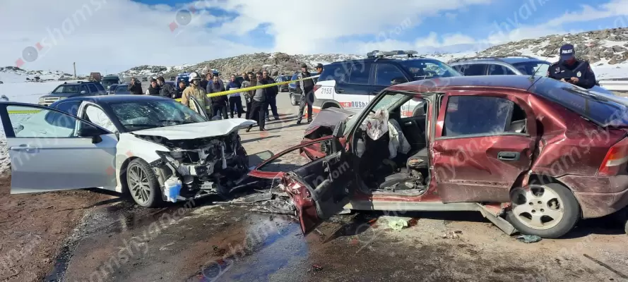 Խոշոր ու ողբերգական ավտովթար՝ Արագածոտնի մարզում. Քուչակ գյուղում ճակատ ճակատի բախվել են «Toyota»-ն ու «Opel»-ը. կա 2 զոհ, 7 վիրավոր. ՖՈՏՈՌԵՊՈՐՏԱԺ, ՏԵՍԱՆՅՈւԹ