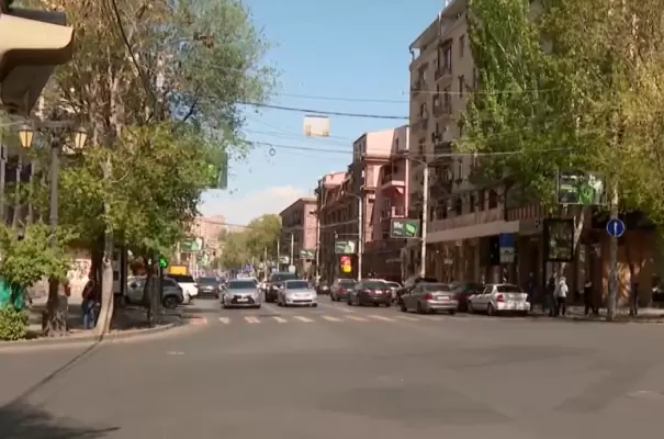 Երևանում ապամոնտաժվել է շուրջ 10 500 ինքնակամ գովազդ (տեսանյութ)