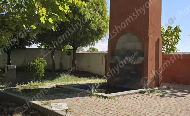 Երևանում հերթական անգամ ճիվաղը կամ ճիվաղները դաժան վերաբերմունք են ցուցաբերել շան նկատմամբ․ 1915 թվականի զոհերի հիշատակին կառուցված հուշաղբյուրի ջրավազանում հայտնաբերվել է շան մարմին․ ՖՈՏՈՌԵՊՈՐՏԱԺ, ՏԵՍԱՆՅՈՒԹ