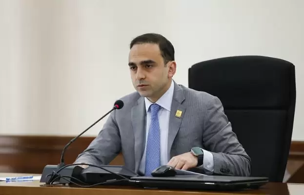 Մինչ տարեվերջ Երևանը կունենա խելացի ժամանակացույցով մոտ 40 կանգառ. Ավինյանը պատասխանել է երևանցիների հարցերին