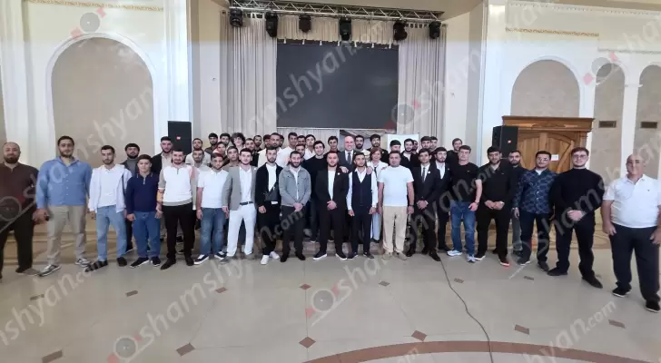 Երևանում տեղի ունեցավ «Հայրեններ» հասարակական կազմակերպության առաջին համագումարը․ ներկա էին պատերազմի բովով անցած հերոսներ, հայտնի քաղաքական և հասարակական գործիչներ․ ՖՈՏՈՌԵՊՈՐՏԱԺ․ ՏԵՍԱՆՅՈՒԹ