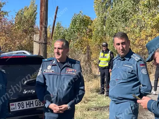 Ծափաթաղում 3-ամյա Տիգրանի որոնողական աշխատանքները շարունակվում են. ժամանել են ՆԳ նախարարի տեղակալ, ՓԾ տնօրեն, գեներալ-մայոր Կամո Ցուցուլյանն ու Գեղարքունիքի մարզպետ Կարեն Սարգսյանը. ՖՈՏՈՌԵՊՈՐՏԱԺ, ՏԵՍԱՆՅՈւԹԵՐ