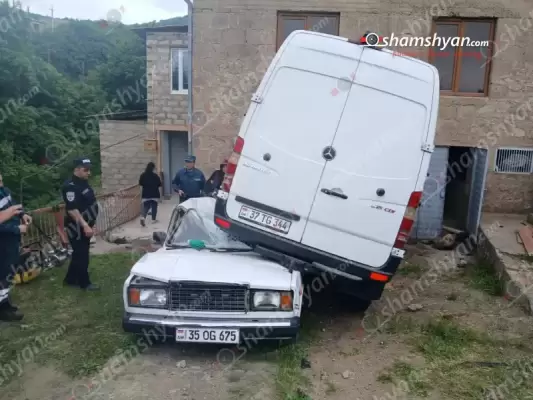 Տավուշի մարզի մահաբեր ճանապարհին պատասխանատուները խոստացան տեղադրել անվտանգության հայելի, բայց օդ դուրս եկան. գյուղացիներն ու վարորդները դիմում են Տարածքային կառավարման և ենթակառուցվածքների նախարար Դավիթ Խուդաթյանին. ՖՈՏՈՌԵՊՈՐՏԱԺ, ՏԵՍԱՆՅՈՒԹԵՐ