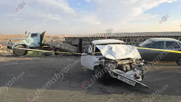 Ավտովթար՝ Գեղարքունիքի մարզում․ Դդմաշեն բնակավայրում անչափահաս վարորդը «ՎԱԶ 2107»-ով բախվել է կայանված «Լադա»-ին և «ԳԱԶ 53»-ին․ վարորդն ու նրա անչափահաս ուղևորը տեղափոխվել են հիվանդանոց. ՖՈՏՈՌԵՊՈՐՏԱԺ, ՏԵՍԱՆՅՈՒԹ