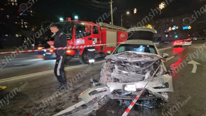 Խոշոր ավտովթար՝ Երևանում․ Քըրք Քըրքորյան փողոցում բախվել են «Chevrolet Volt»-ը և «Opel Astra»-ն․ կան վիրավորներ․ օպերատիվ են գործել շտապօգնության բժիշկները, փրկարարներն ու պարեկները․ ՖՈՏՈՌԵՊՈՐՏԱԺ, ՏԵՍԱՆՅՈՒԹ